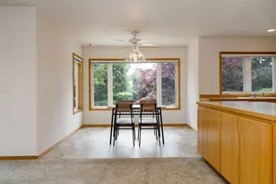 2390 NW Quail Ct, McMinnville, OR 97128 - Photo 18