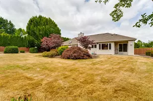 2390 NW Quail Ct, McMinnville, OR 97128 - Photo 46