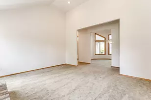 2390 NW Quail Ct, McMinnville, OR 97128 - Photo 8