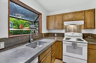 3250 NW Oceanview Dr, Newport, OR 97365 - Photo 10