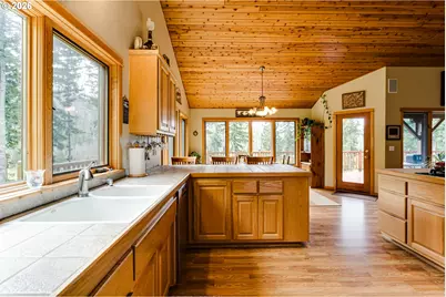 49985 McKenzie Hwy, Vida, OR 97488 - Photo 16