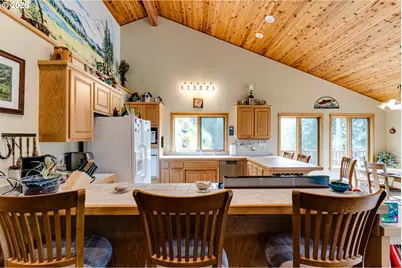 49985 McKenzie Hwy, Vida, OR 97488 - Photo 12