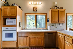 49985 McKenzie Hwy, Vida, OR 97488 - Photo 14