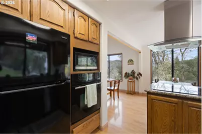 755 Plin St, Myrtle Creek, OR 97457 - Photo 24