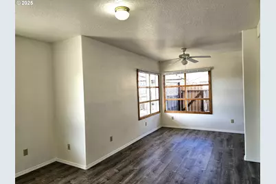 542 Pacific Ave, Brookings, OR 97415 - Photo 22