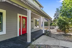 428 S 2nd Pl, Kalama, WA 98625 - Photo 2