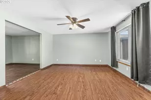 428 S 2nd Pl, Kalama, WA 98625 - Photo 8