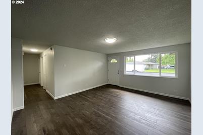 520 Pinedale Ave - Photo 1