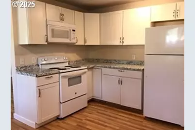 613 Irving Dr, Myrtle Creek, OR 97457 - Photo 6