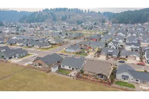 816 Riley Dr, Silverton, OR 97381 - Photo 48