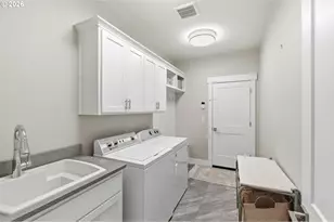 816 Riley Dr, Silverton, OR 97381 - Photo 24