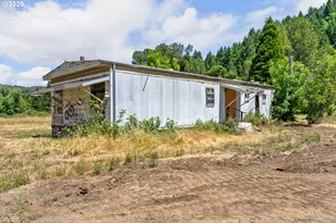 596 Raleigh Dr, Winston, OR 97496 - Photo 12