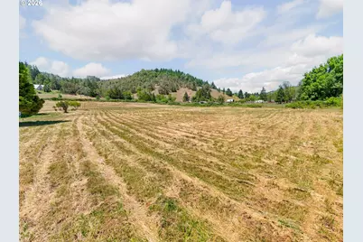 596 Raleigh Dr, Winston, OR 97496 - Photo 16