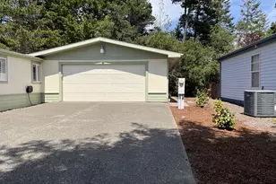 143 42nd Way, Florence, OR 97439 - Photo 2