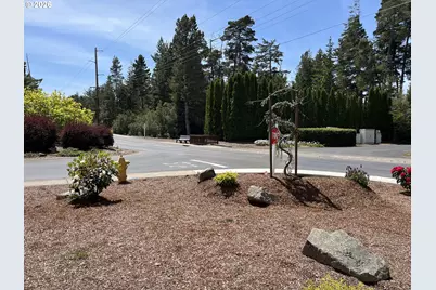 143 42nd Way, Florence, OR 97439 - Photo 4