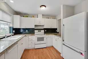 1225 E Foothills Dr, Newberg, OR 97132 - Photo 10