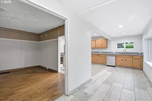 3524 SE 119th Ave, Portland, OR 97266 - Photo 4