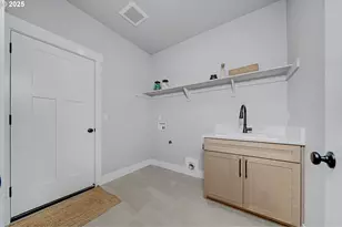 744 NE Trillium Dr, Estacada, OR 97023 - Photo 22