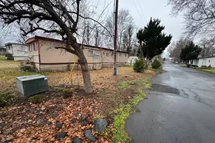 1215 SW 11th St, Hermiston, OR 97838 - Photo 1