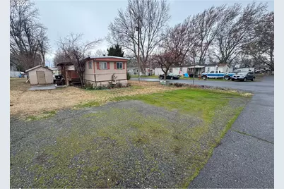 1215 SW 11th St #112, Hermiston, OR 97838 - Photo 2