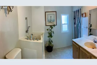 8720 Hwy 238, Jacksonville, OR 97530 - Photo 10