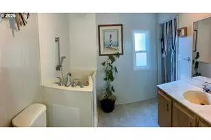 8720 Hwy 238, Jacksonville, OR 97530 - Photo 10