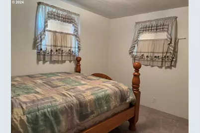 402 NW 2nd St, Enterprise, OR 97828 - Photo 8