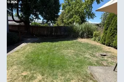 550 Lochaven Ave, Springfield, OR 97477 - Photo 16