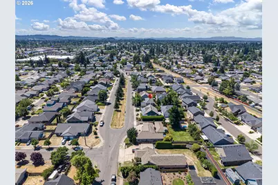 962 T St, Springfield, OR 97477 - Photo 46