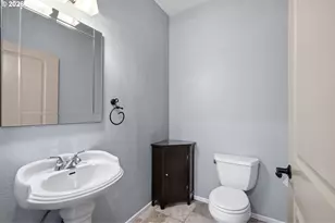 962 T St, Springfield, OR 97477 - Photo 16