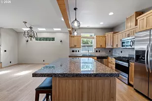 962 T St, Springfield, OR 97477 - Photo 6