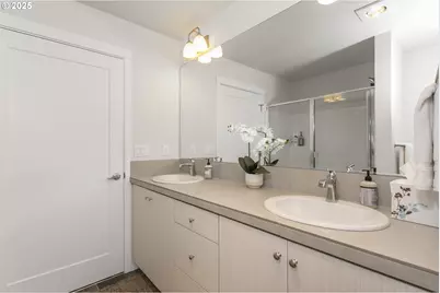 11715 SW Valencia Ln #202, Wilsonville, OR 97070 - Photo 24