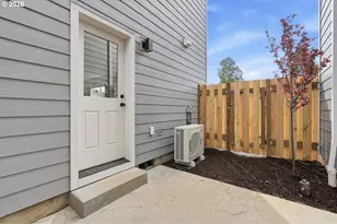 8655 SE Insley St, Portland, OR 97266 - Photo 28