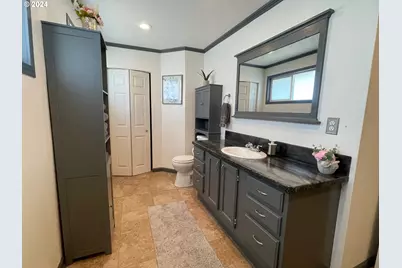 87722 Pinion Ln, Christmas Valley, OR 97641 - Photo 18