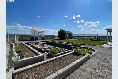 87722 Pinion Ln, Christmas Valley, OR 97641 - Photo 26