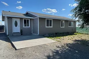 87722 Pinion Ln, Christmas Valley, OR 97641 - Photo 2