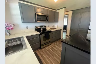 87722 Pinion Ln, Christmas Valley, OR 97641 - Photo 10