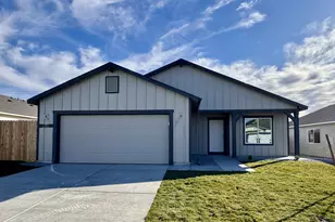 874 NE Laurel Spgs Dr, Hermiston, OR 97838 - Photo 2