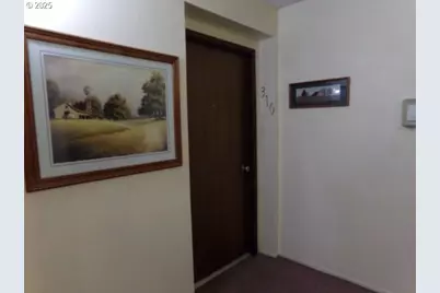 950 Evergreen Rd #310, Woodburn, OR 97071 - Photo 2
