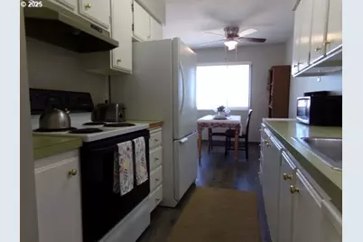 950 Evergreen Rd #310, Woodburn, OR 97071 - Photo 4