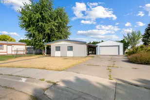 8 Sage Ct, Hermiston, OR 97838 - Photo 2