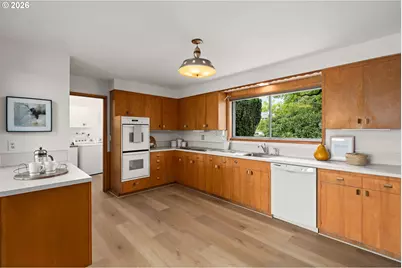3031 NE 129th Pl, Portland, OR 97230 - Photo 16