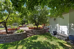 915 Petry Ln, Baker City, OR 97814 - Photo 8