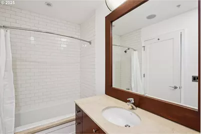 1025 NW Couch St #716, Portland, OR 97209 - Photo 18