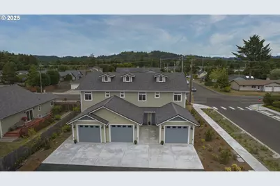 1593 37th St, Florence, OR 97439 - Photo 1