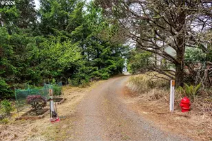 1106 168th Pl, Long Beach, WA 98631 - Photo 2