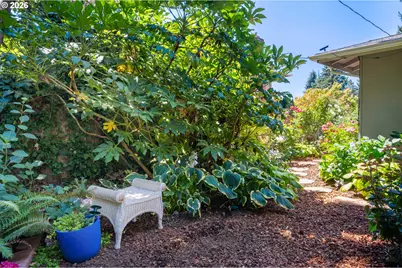 3425 Stark St, Eugene, OR 97404 - Photo 46