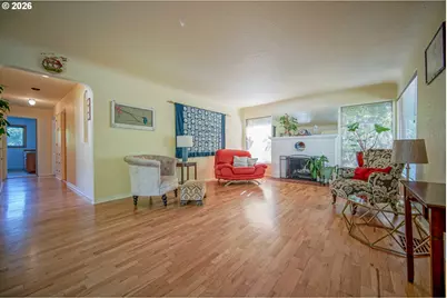 1052 W 10th Ave, Eugene, OR 97402 - Photo 6