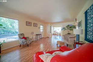 1052 W 10th Ave, Eugene, OR 97402 - Photo 8
