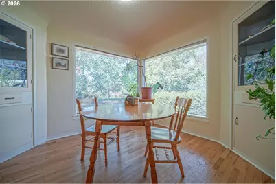 1052 W 10th Ave, Eugene, OR 97402 - Photo 12